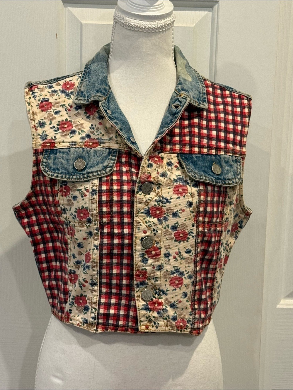 Vintage Patchwork Denim Vest Floral Plaid Western Boho USA - Picture 4 of 8